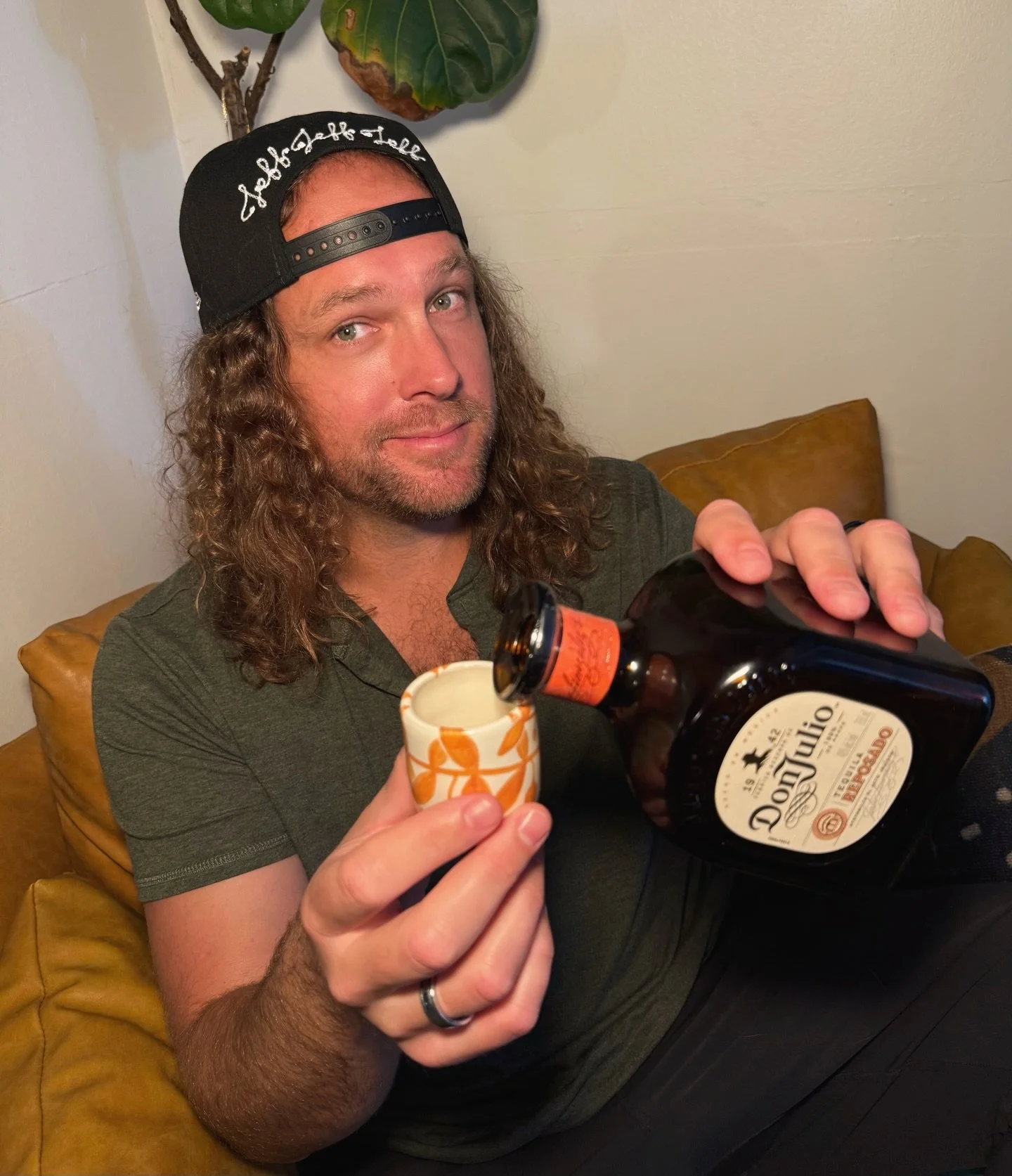 Happy Aloha Friday! New song I wrote with @bretbollinger and @passafire called Tequila Battle Royale is OUT NOW 🥃

This one is so much fun and we dropped it just in time for @closer2sun festival in Canc&uacute;n next week&hellip; which is where the 