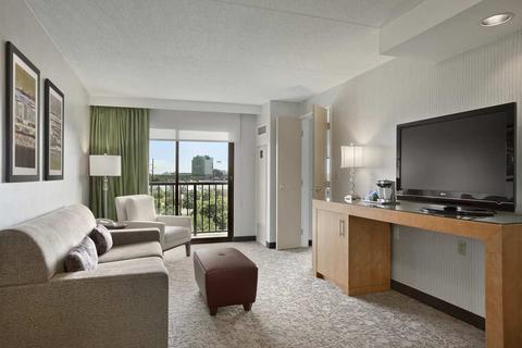 hilton2.jpg