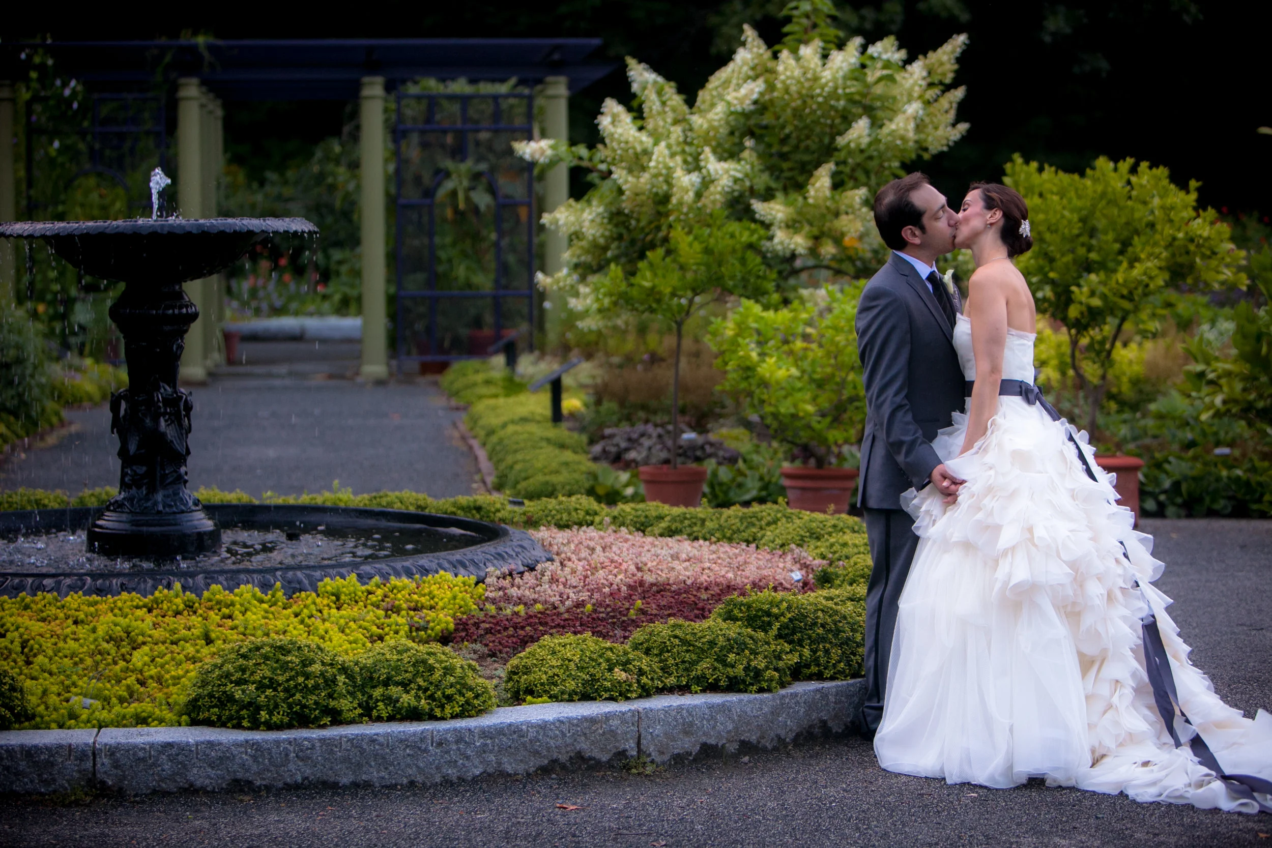 Garden weddings are THE BEST! Couple: Roberta and Josh West | Dress: Vera Wang Hayley | Photo: EverTrue Studios