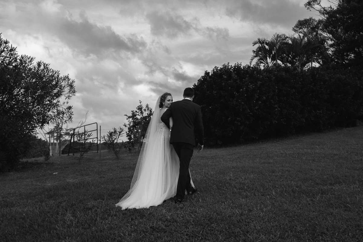 Ben-whitmore-Byron-Bay-Fig-Tree-Wedding-1001336.jpg