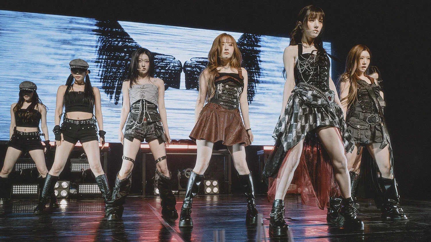 K-Pop girl group ARTMS performs at Kulttuuritalo in Helsinki, Finland. JinSoul, HaSeul, Kim Lip, HeeJin, and Choerry. Grand club Icarus tour. Concert photo by K-pop photographer Niclas Glasberg