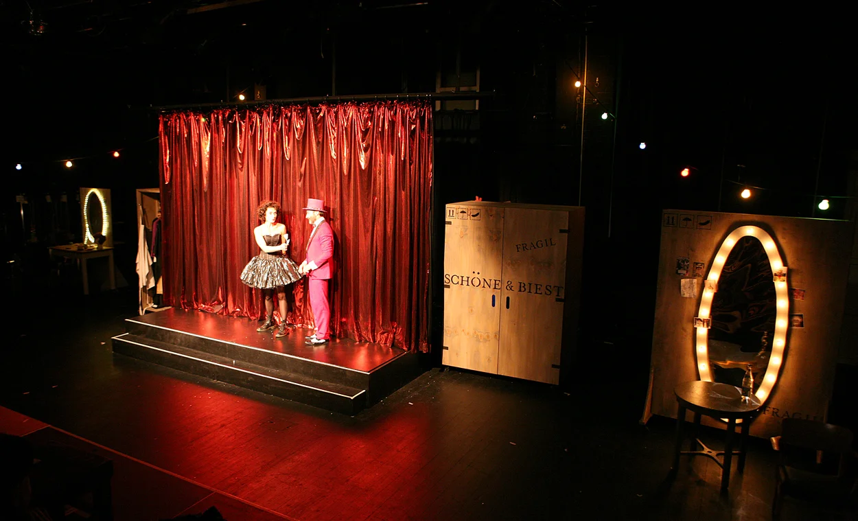 "Die Schöne und das Biest" von Lucy Kirkwood // Katie Mitchell