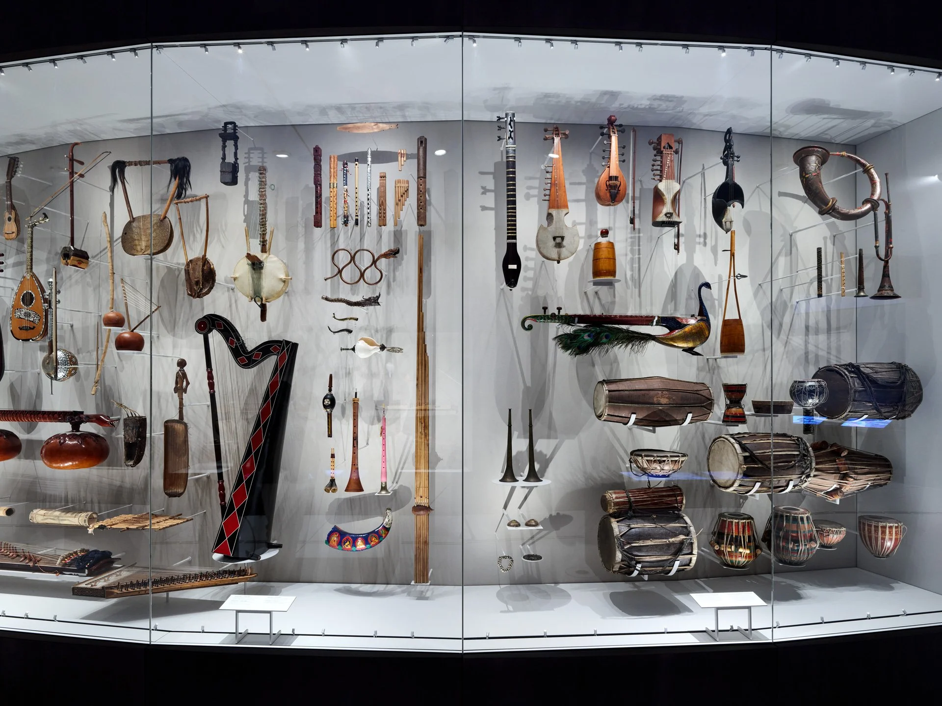 Exponateinrichtung des Ethnologischen Museums und des Museums für Asiatische Kunst