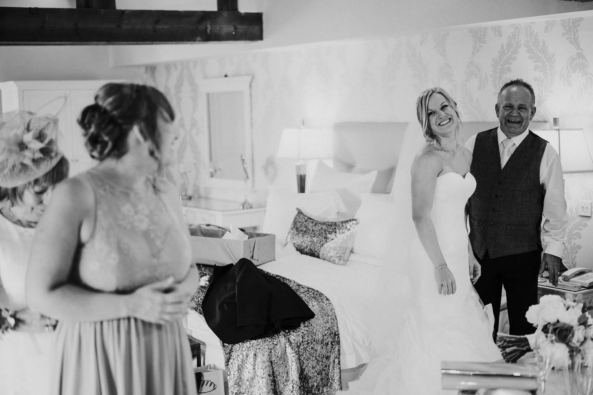 wedding-father-daughter-moment