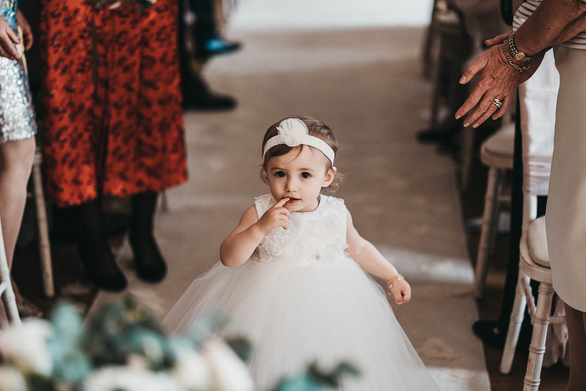 flowergirl-in-the-aisle