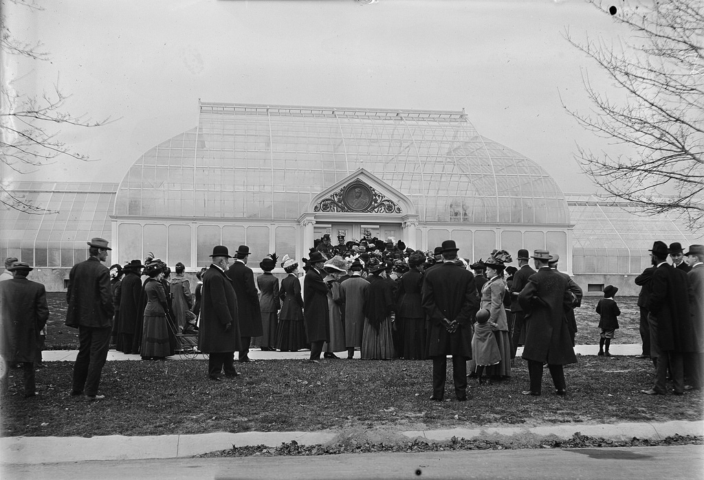 I found this image on the Lamberton Conservatory website. Look at all those fancy clothes!