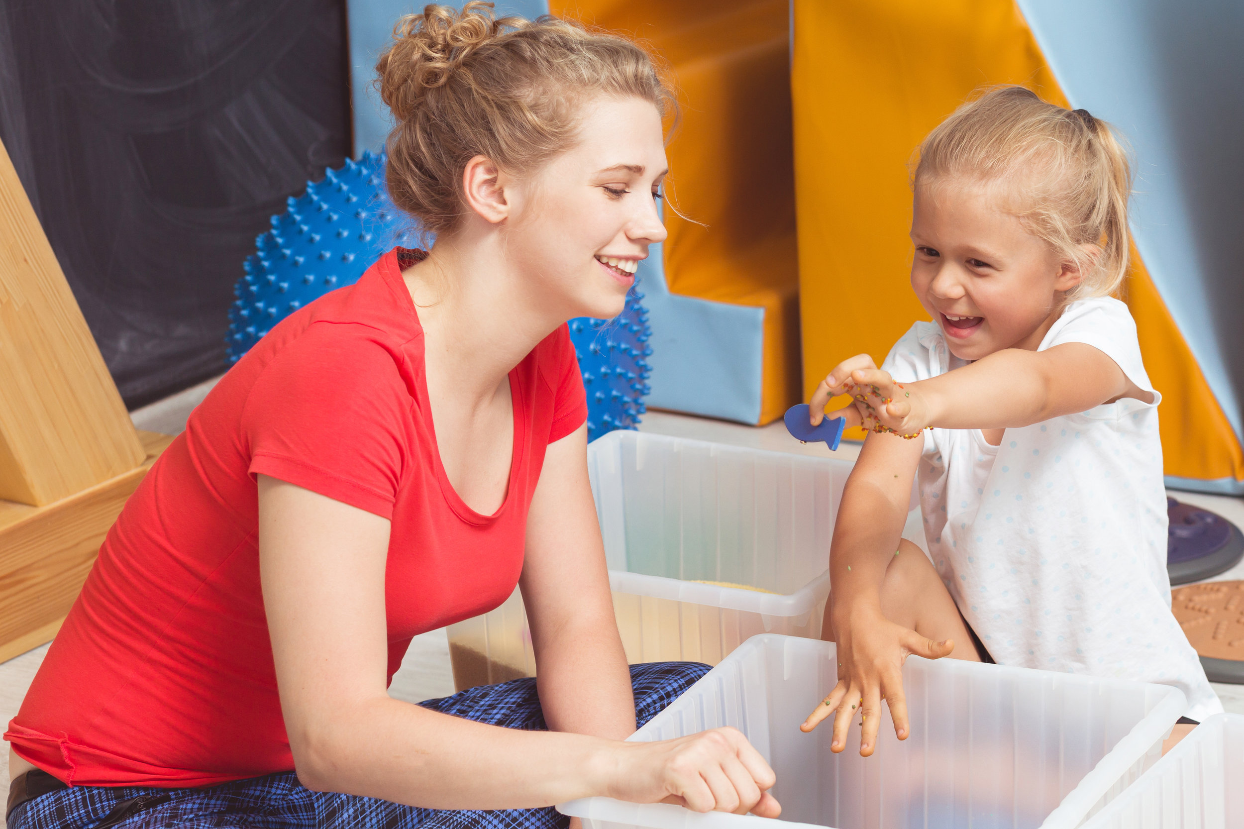 photodune-19099131-child-searching-for-objects-on-sensory-integration-class-l.jpg