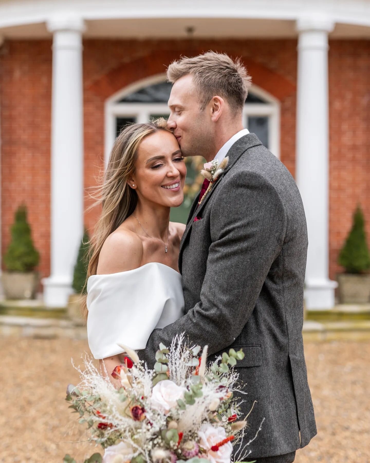 Congratulations Em &amp; Rhys, who tied the knot yesterday at the beautiful @reymerstonhall surrounded by their loved ones! 🥂❤️

#norfolkwedding #norfolkweddingphotographer #londonweddingphotographer #essexweddingphotographer #wedphotoinspiration #r