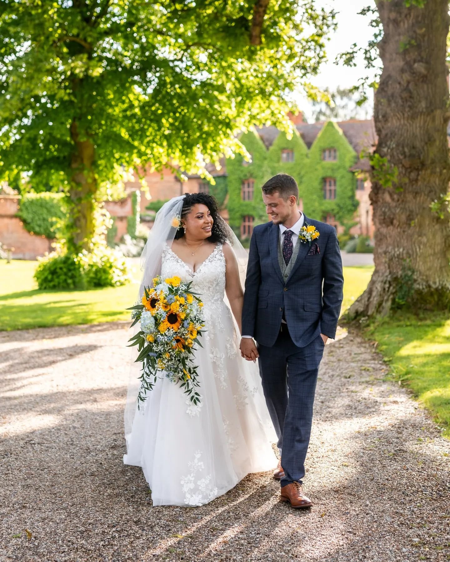 Congratulations to Marina &amp; George who tied the knot at the beautiful @woodhallmanor on Monday! It was such a gorgeous day filled with love and laughter, rain and shine, and an abundance of sunflowers 🌻