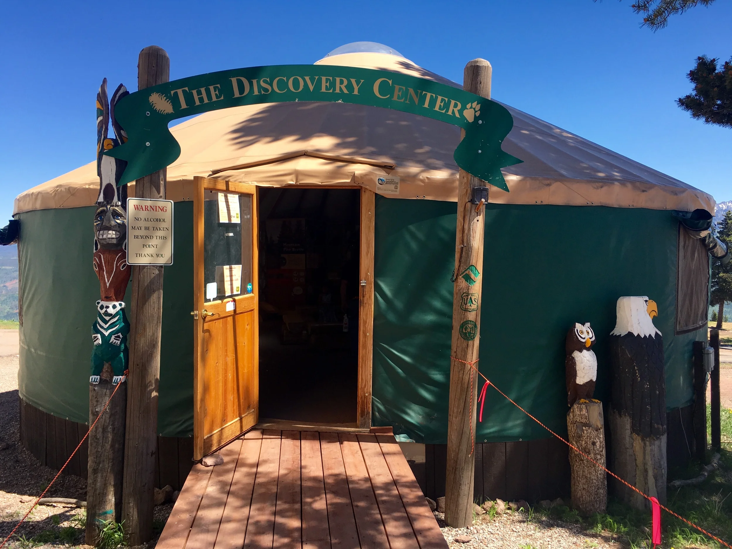 A partnership between Vail, The Nature Conservancy, and the U.S. Forest Service provides interpretive programing, including The Discovery Center with exhibits on the forest's flora and fauna. (@beingalexp)