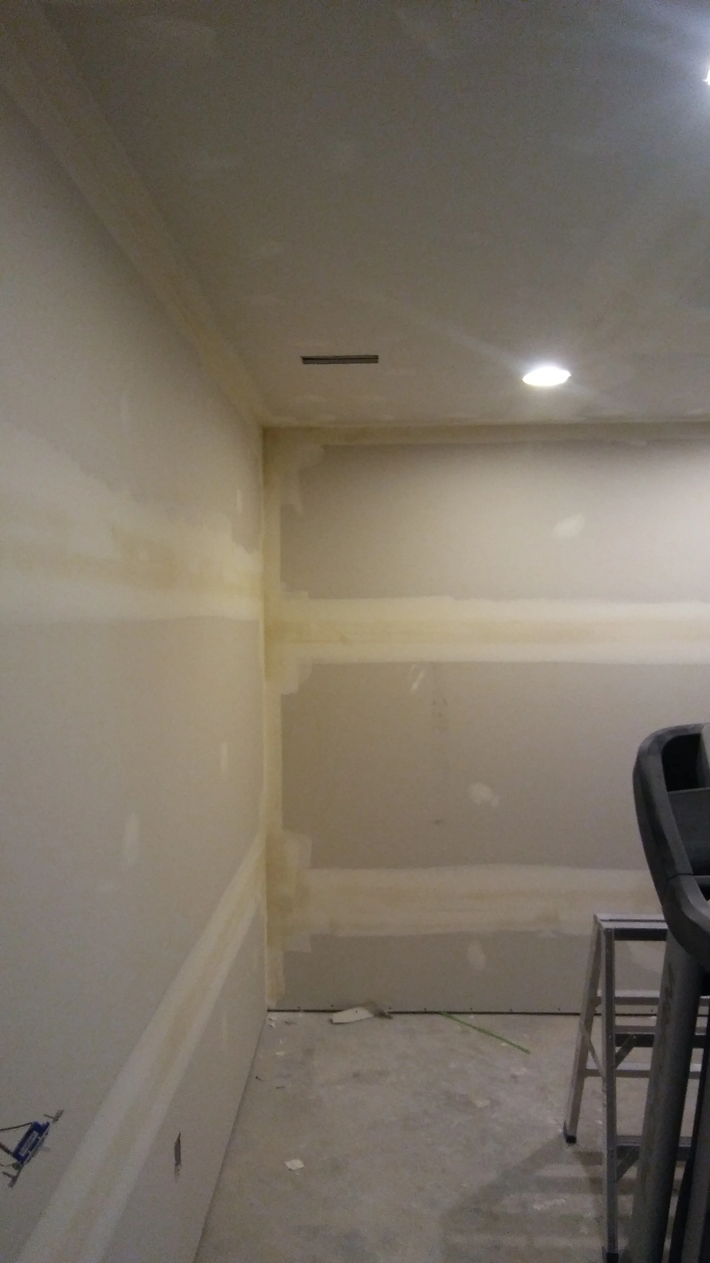 Basement Taping and Mudding10.jpg