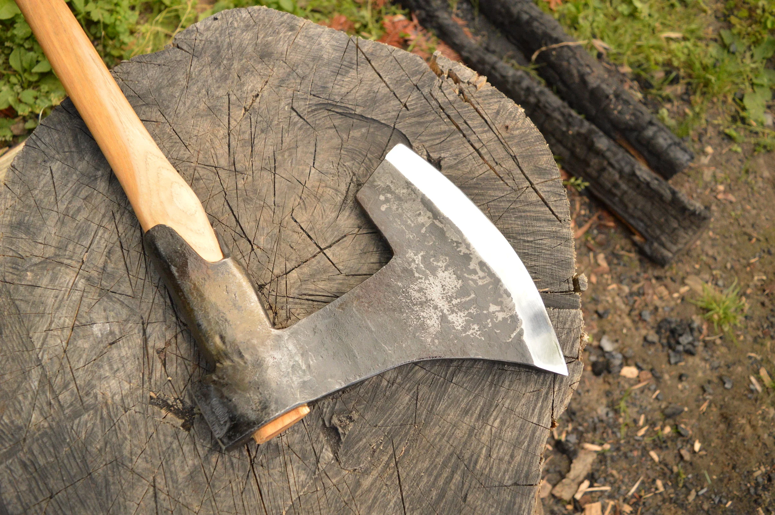  blacksmith-forged-canada-handmade-axe-blacksmith-hatchet-paul-krzyszkowski-toronto  www.TorontoBlacksmith.com  Paul Krzyszkowski 