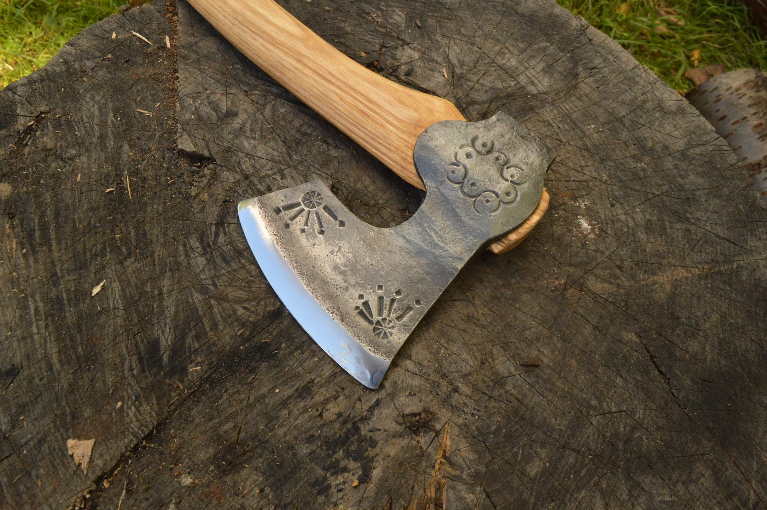  blacksmith-forged-canada-handmade-axe-blacksmith-hatchet-paul-krzyszkowski-toronto  www.TorontoBlacksmith.com  Paul krzyszkowski 