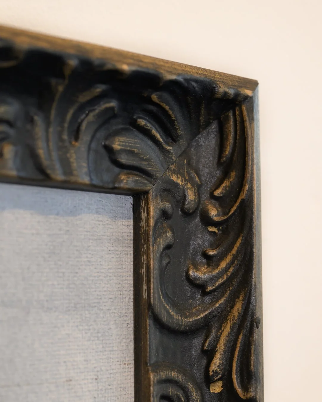 abstract art canvas in ornate frame-85869.jpg