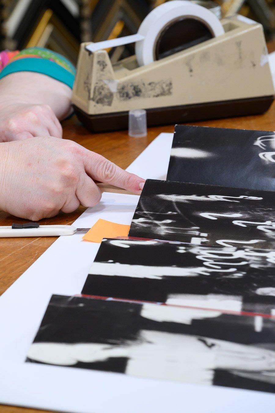 hinging a folded poster for framing -87238.jpg
