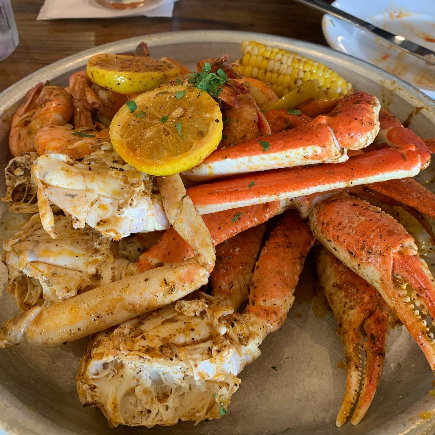 @_thepapertigers tour continues on in Dallas. BBQ last night, seafood today. @_tranquocbao @michaelvelasquez #thepapertigers #thepapertigersmovie #seafood #snowcrablegs