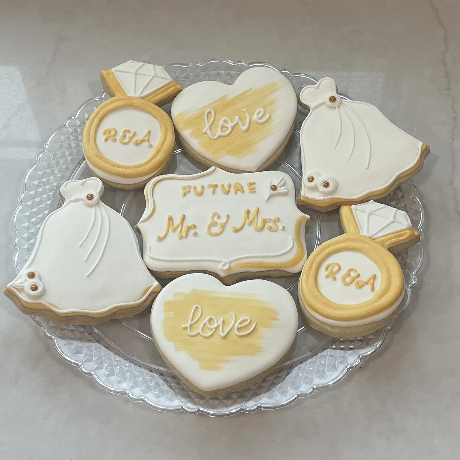 IMG_1016 cookies bridal.jpg