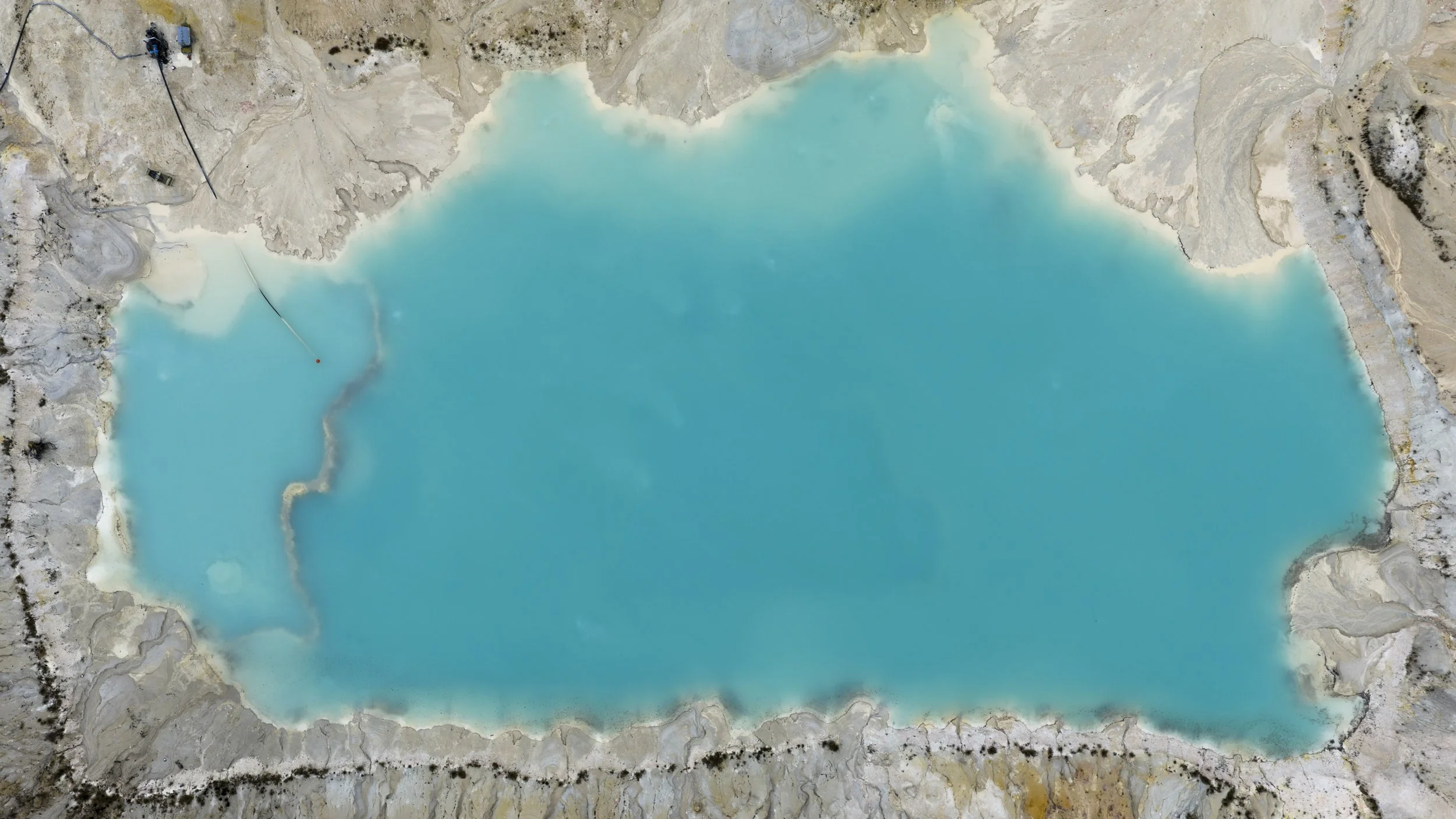 16_2Kaolin mining pond.jpg