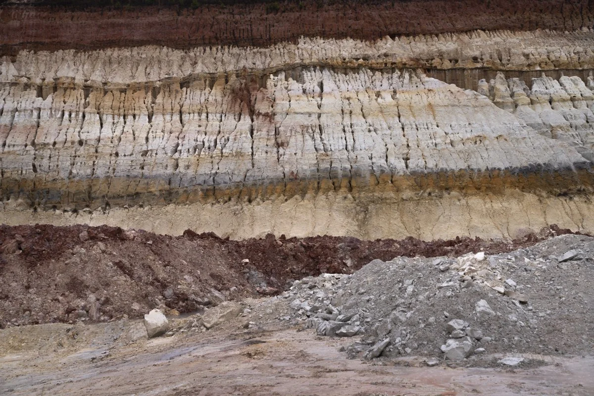 Kaolin mine layers_1.jpg
