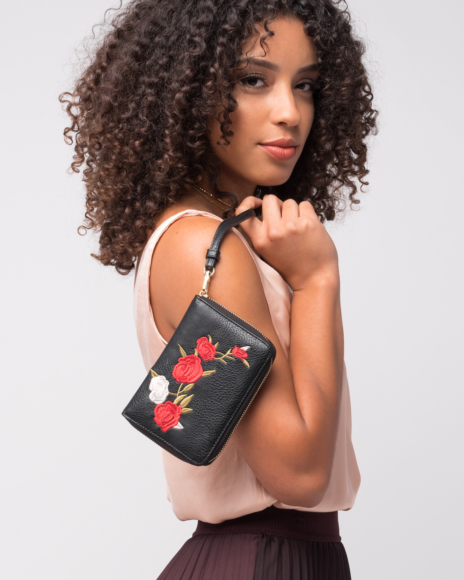 GC-Jami-Wallet-Model-1 copy.jpg