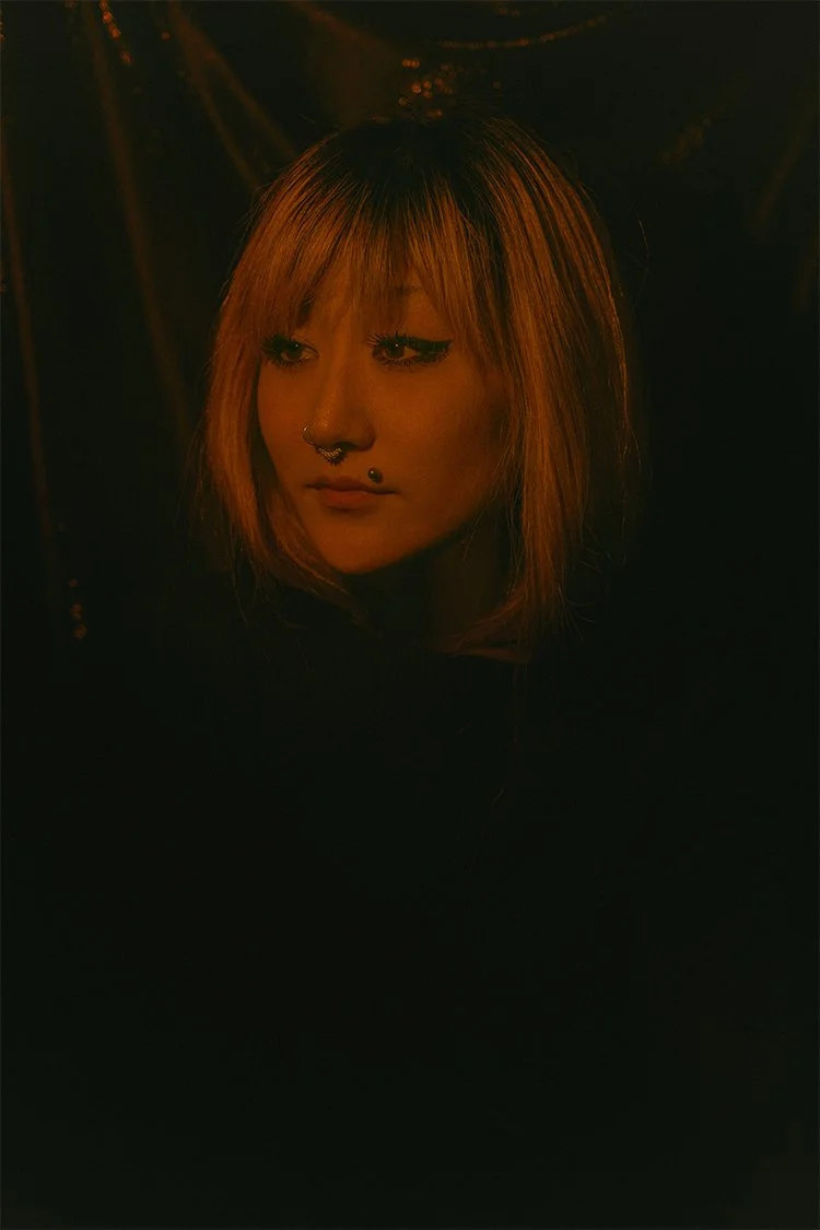 OzgeCone_Hinako_Shot3.jpg