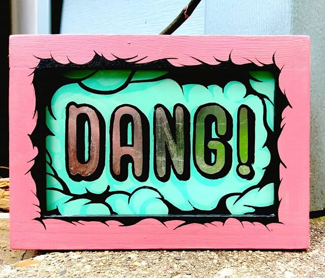 DANG! 💭🥈
First attempt at metal leafing in combination with glass painting and this was definitely the catchphrase this time around
Thank you to @magathee for the metal leafing supplies
5&quot; X 7&quot;
acrylic and metal leaf on glass in custom fr