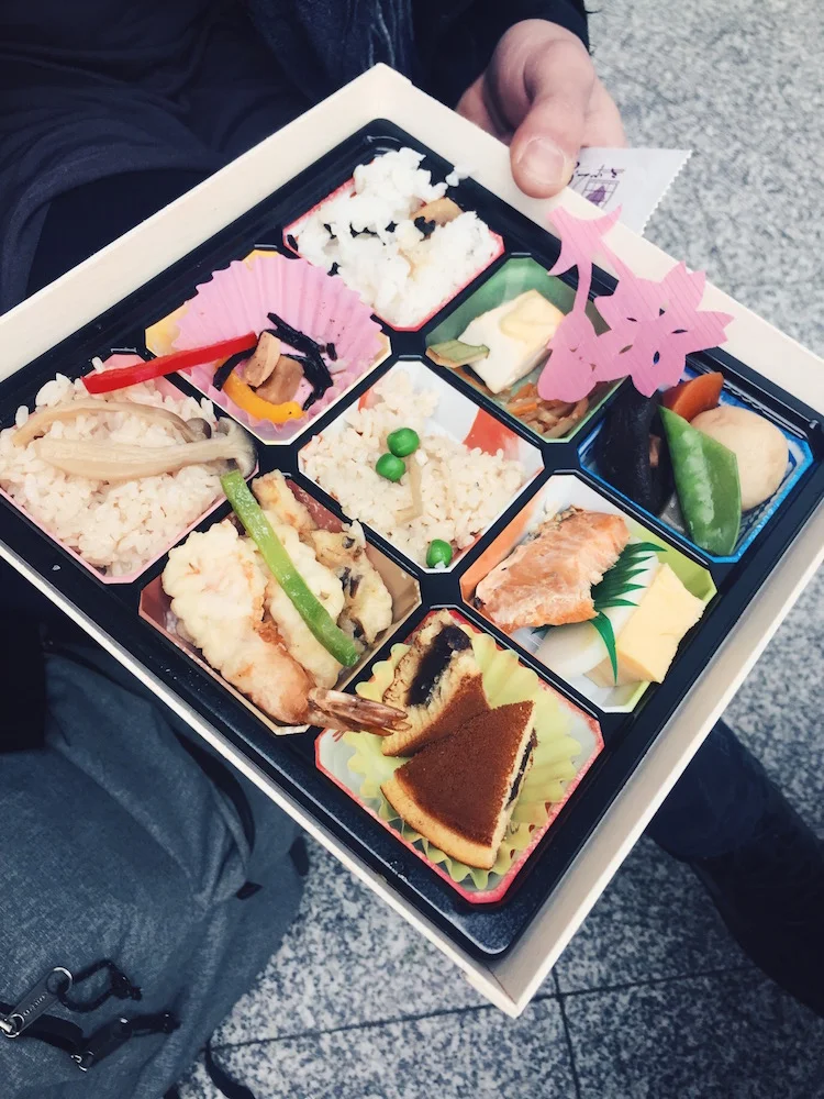 Bento Makuno Uchi dengan dessert dorayaki