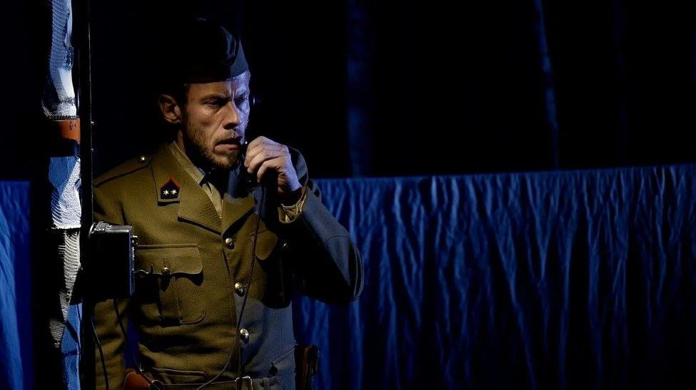 Vaskov and the call | Courtesy of Ici Les Aubes Sont plus Douces
