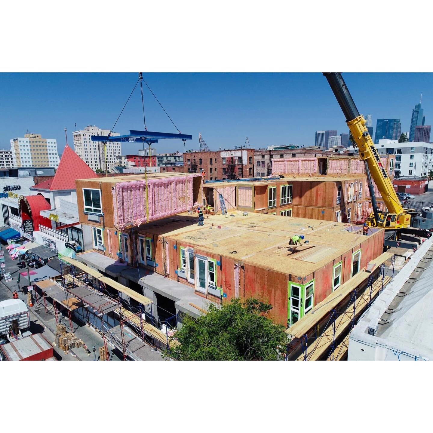 All six stories of prefabricated modular units have been set at Alvarado St. In only six days!
