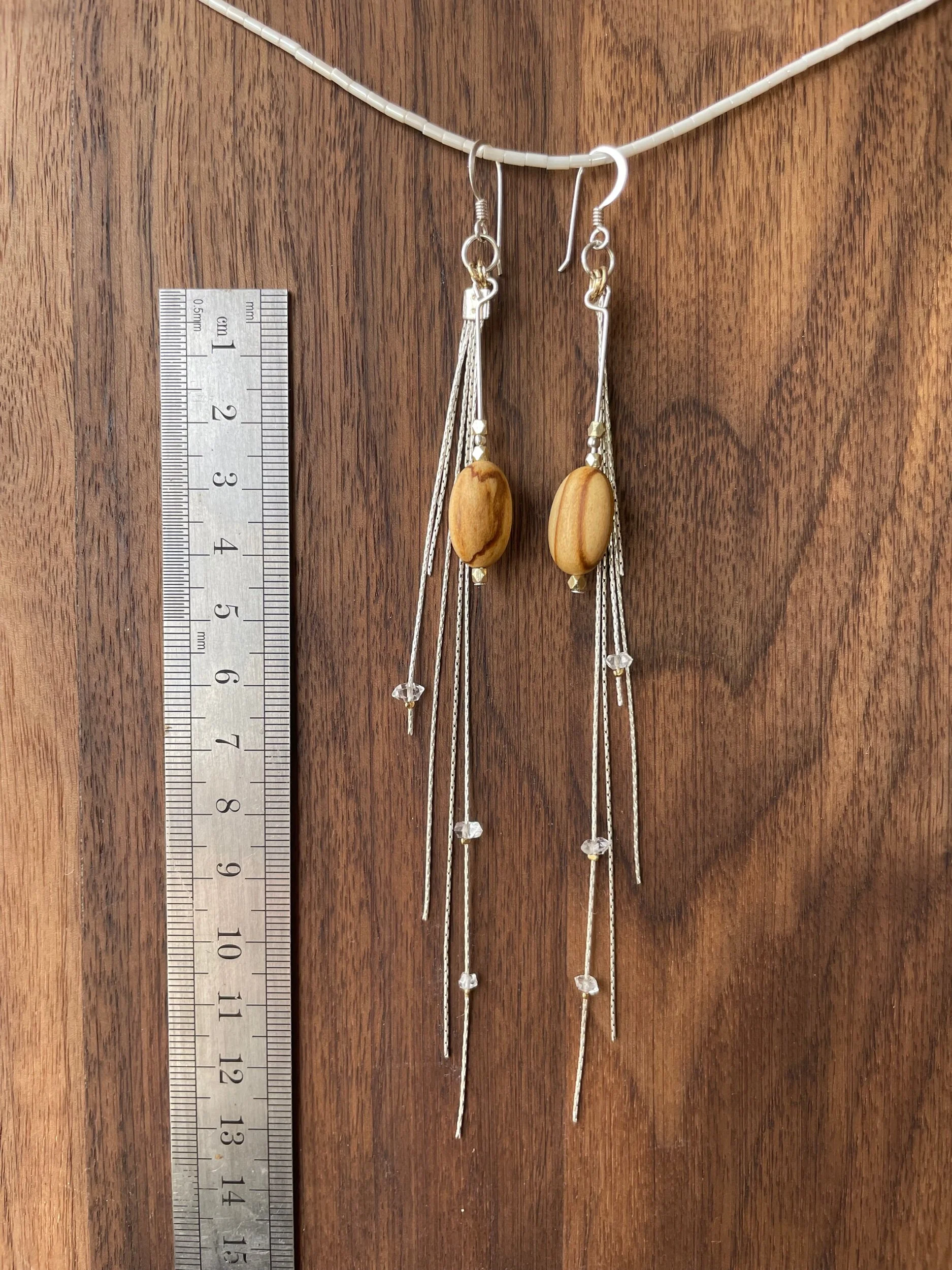 3C58C16B-F23E-4A5E-B01F-92C92528DCD3