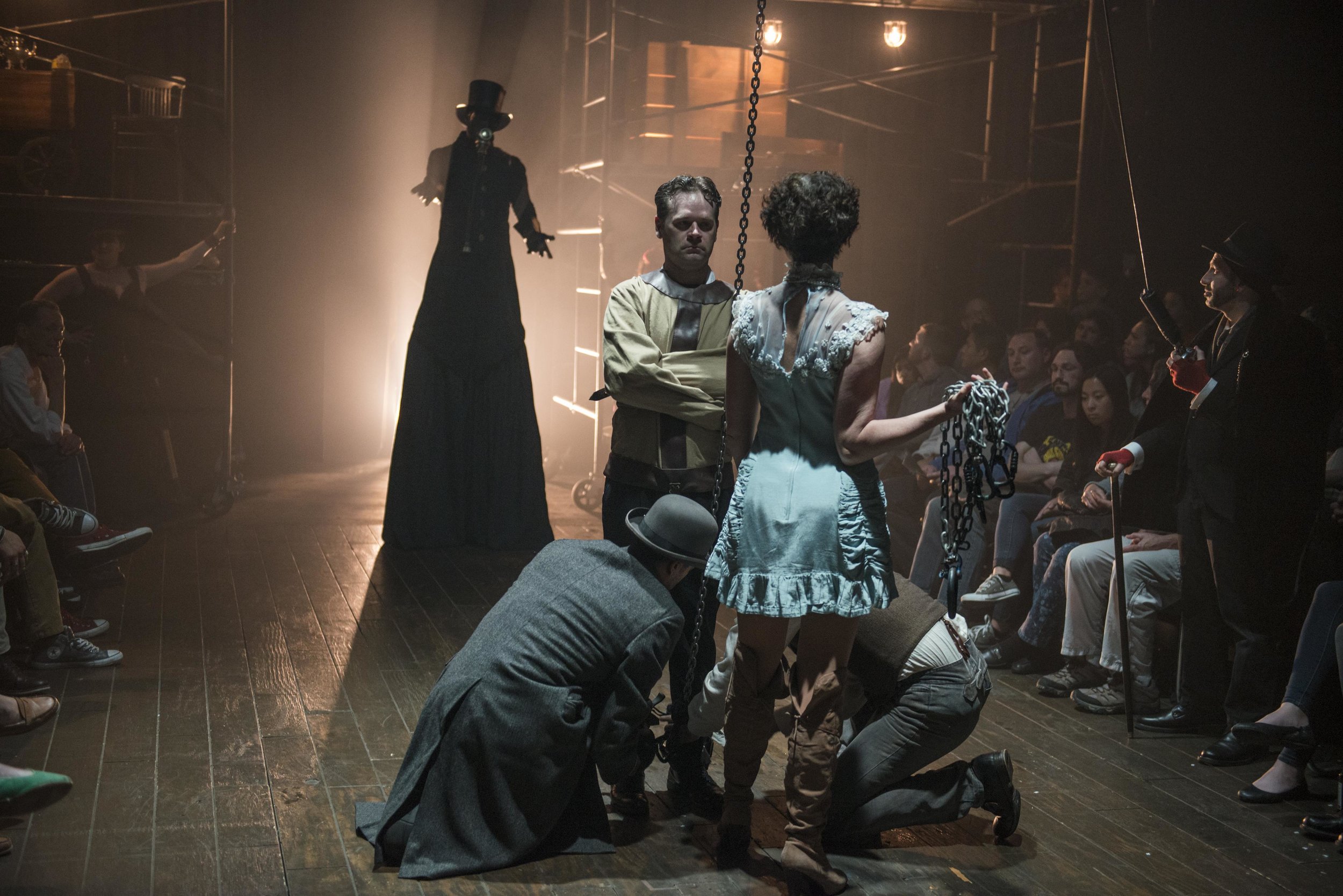 Houdini2016_012_HouseTheatre_DeathcomesforHoudini2_Watkins and Ensemble_photobyMichaelBrosilow.jpg