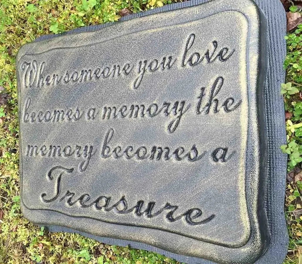 Memorial+stone+mold+for+decorative+stones.jpg