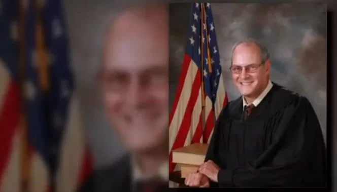 Judge shot outside Ohio courthouse returns fire; suspect killed