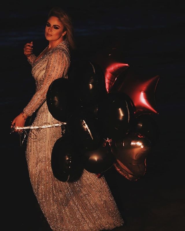 Happy 36th!🍾🥂🎂❤ &quot;Keep your eyes on the stars and your feet on the ground&quot; - Theodore Roosevelt
Life is beautiful ❤LOVE you all Thank You 💋🙏🏼 Photo: @narbehkhodaverdi
Makeup:@facesbyrob  @facesbyrobcosmetics
Cupcake and love: @jasmine_