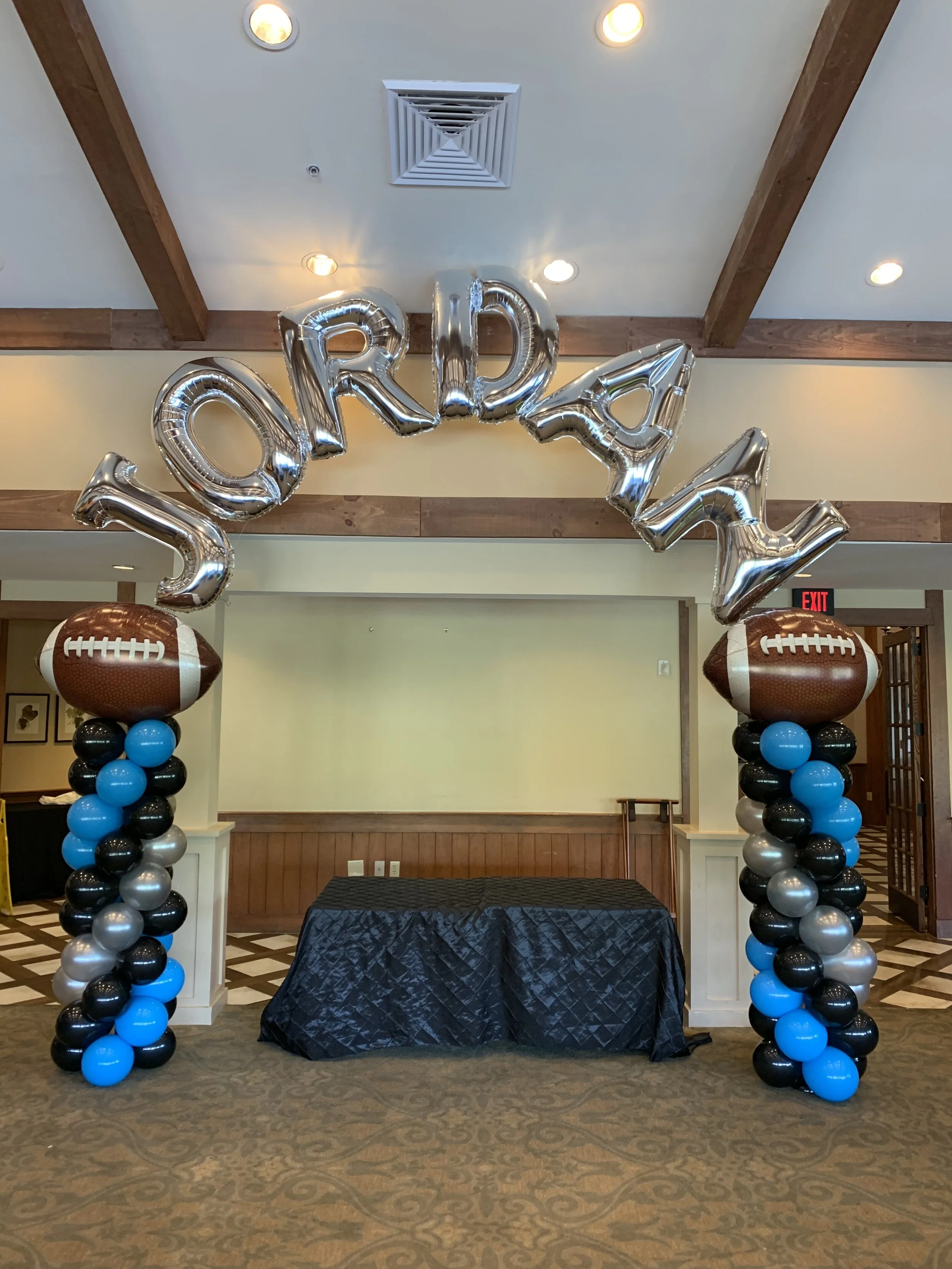 Balloon Columns with Foil Name Arch.JPG