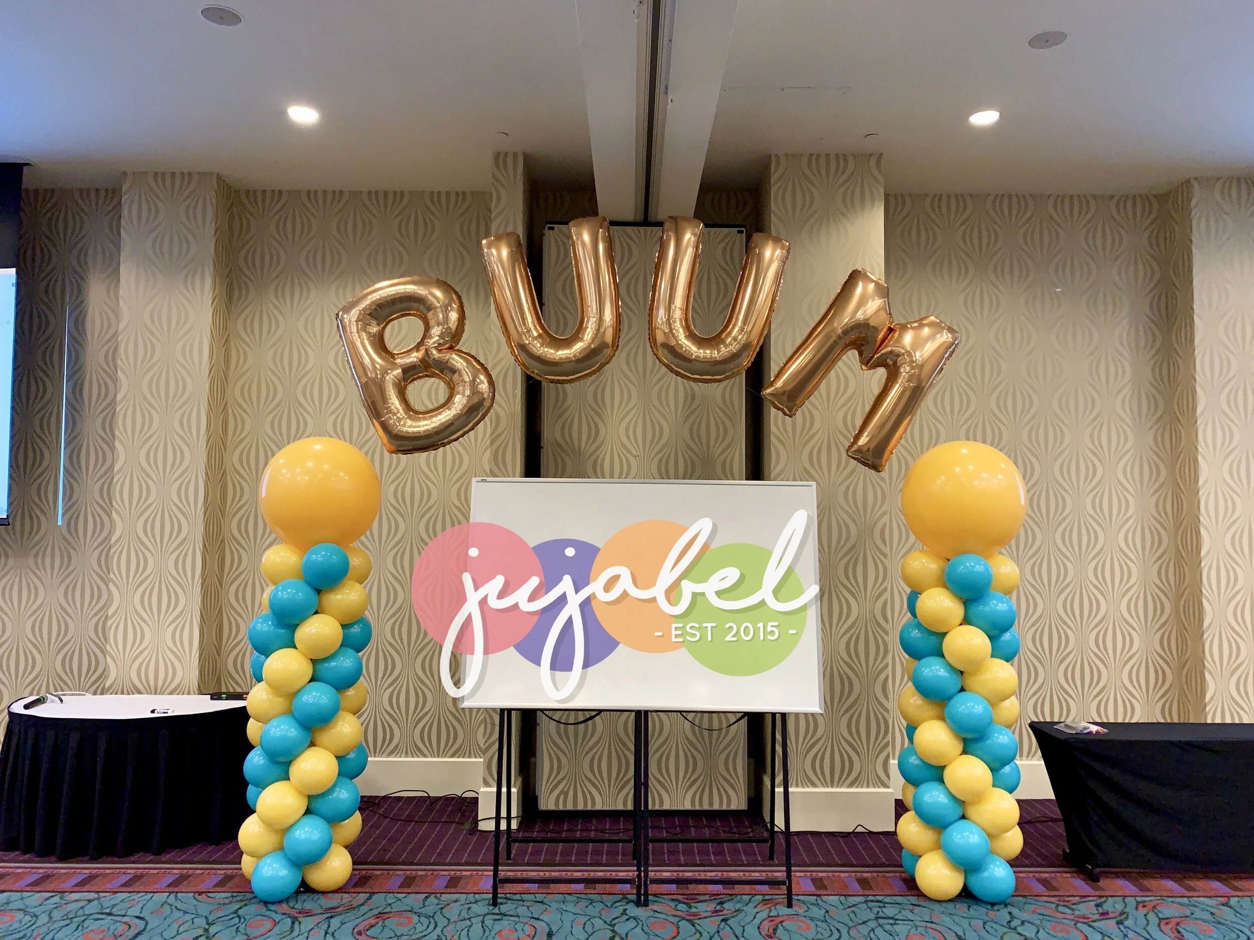 BUUM Name Arch with Balloon Columns.JPG