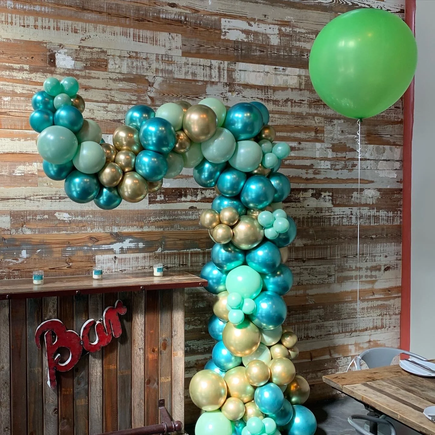 Chrome Organic Balloon Arch.JPG
