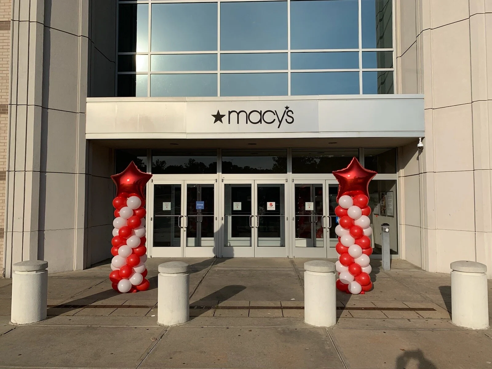 Macys Balloon Columns .JPG