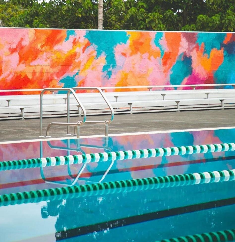 ITS FRIDAY SOMEWHERE 🍸🏊 ⁠
⁠
not where I'm at 😅 but hopefully you get out there and splash someone today.⁠
⁠
◽|mural on pool exterior|⁠
⁠
.⁠
⁠
⁠
.⁠
⁠
.⁠
 #lamurals #mural #urbandesign #urbanart #poolmural #mixeduse #pooldesign #coolbuildings #insta