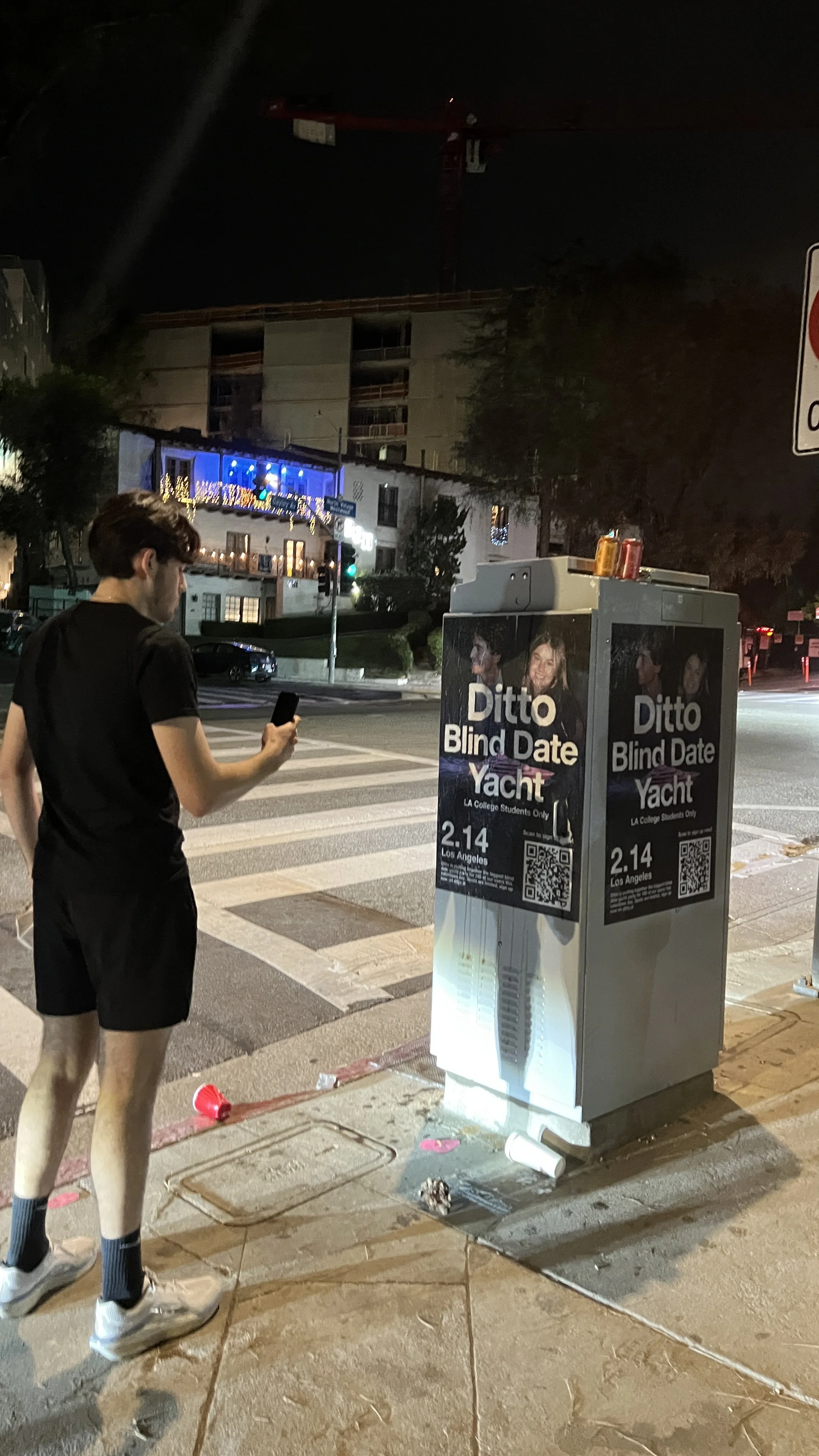 Stencils, Wheatpasting &amp; Temporary Outdoor Graphics in LA, Done the Right Way