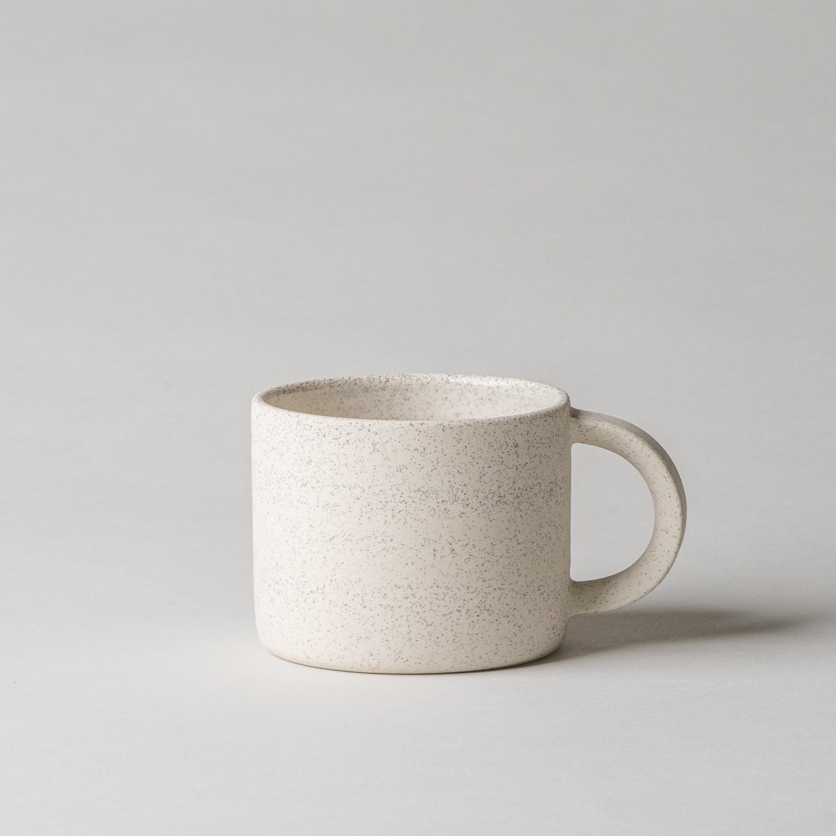 white speckle mug S - band handle
