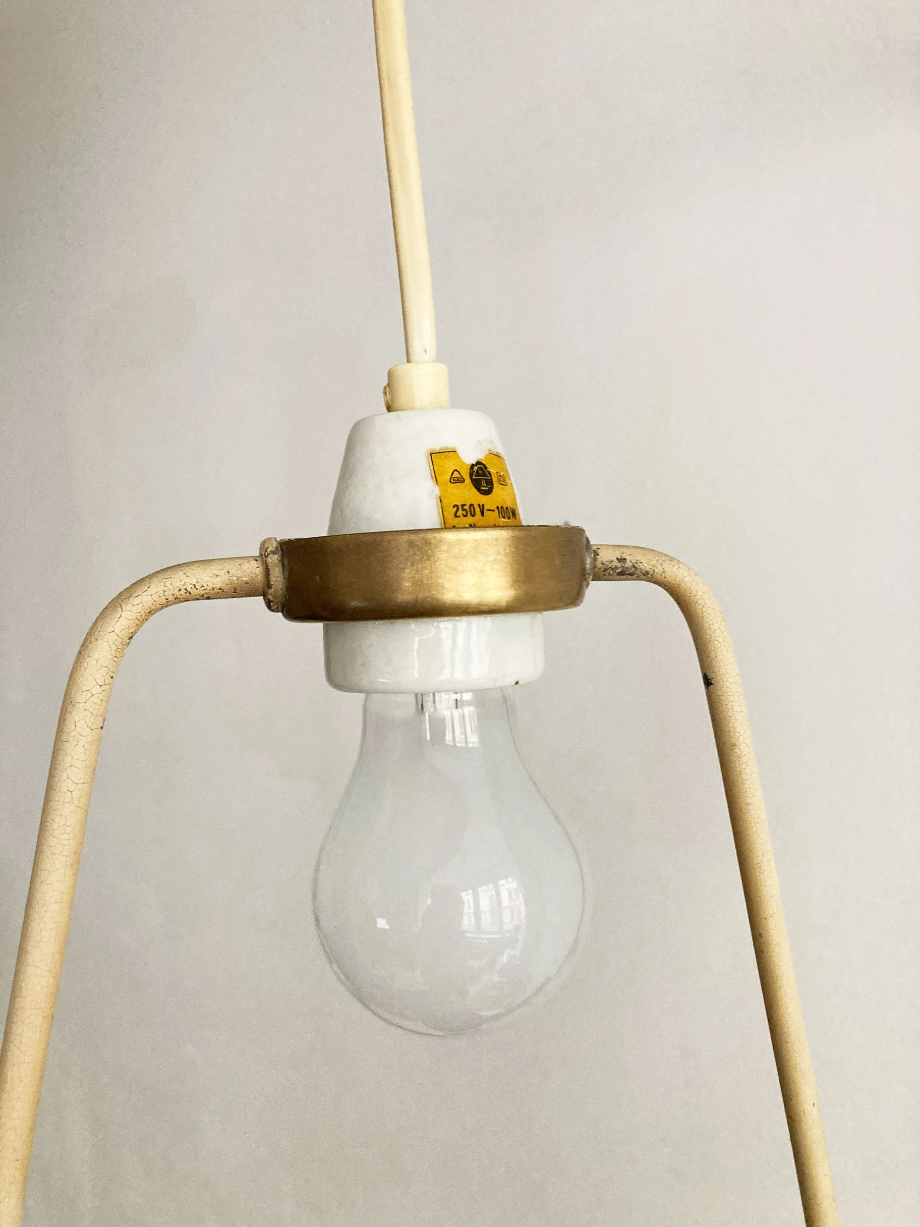 Sculptural-1960s-Mid-Century-wall-light-detail.jpg