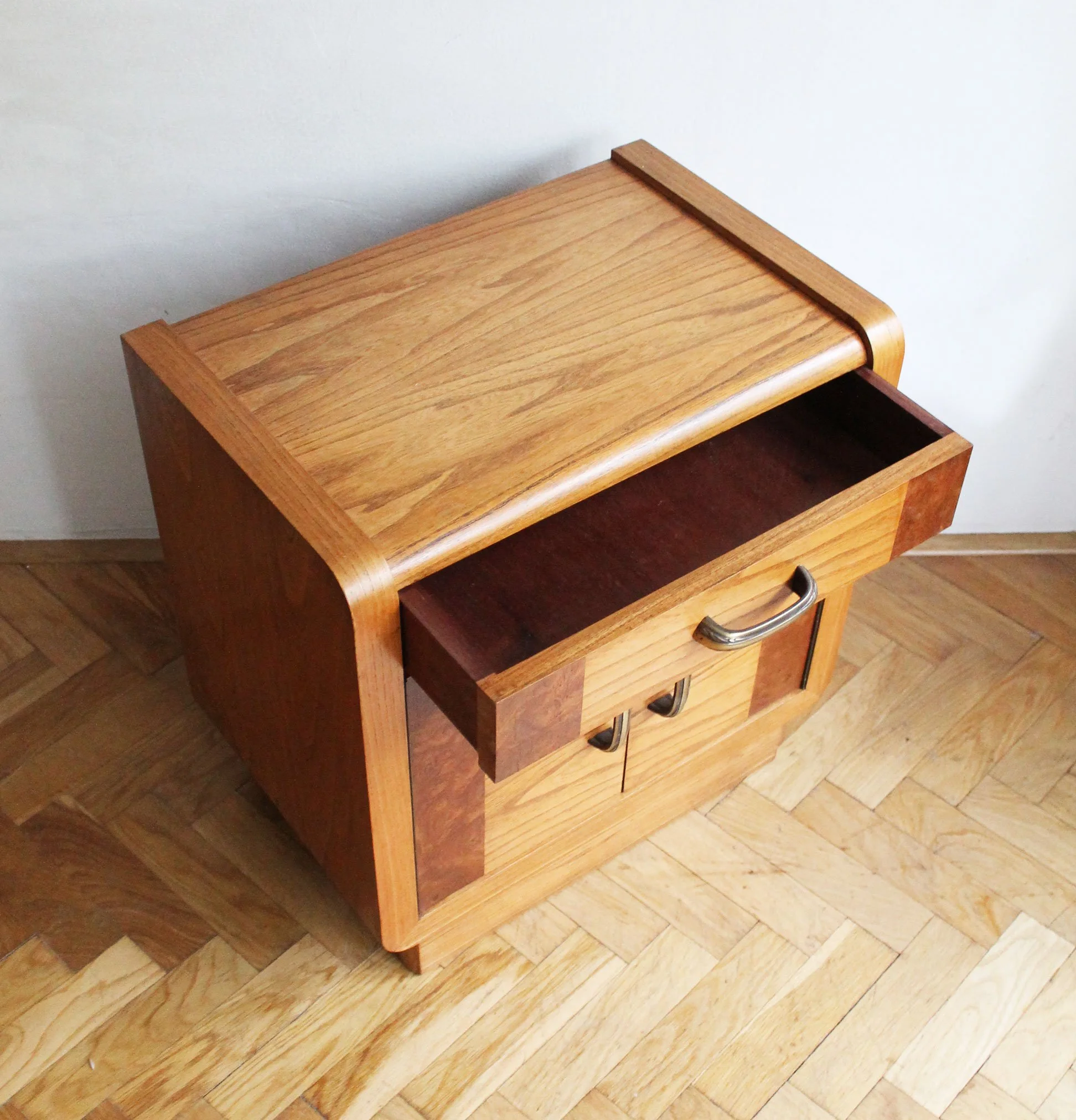 Side view of 1930s Art Deco bedside table.jpg