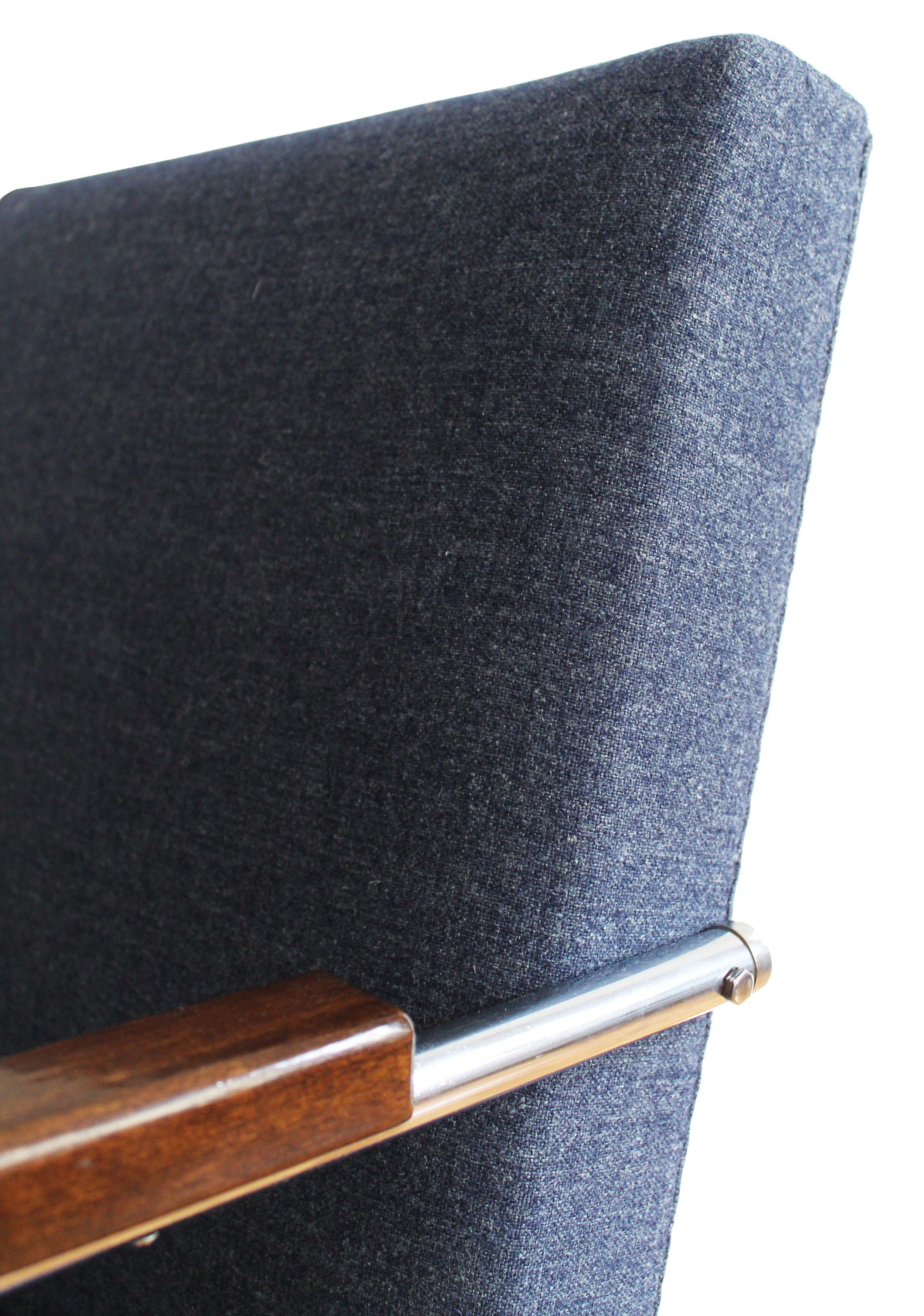 Modernist Tubular Furniture - The FN 22 Armchair by Anton Lorenz for Mucke-Melder (Copy)