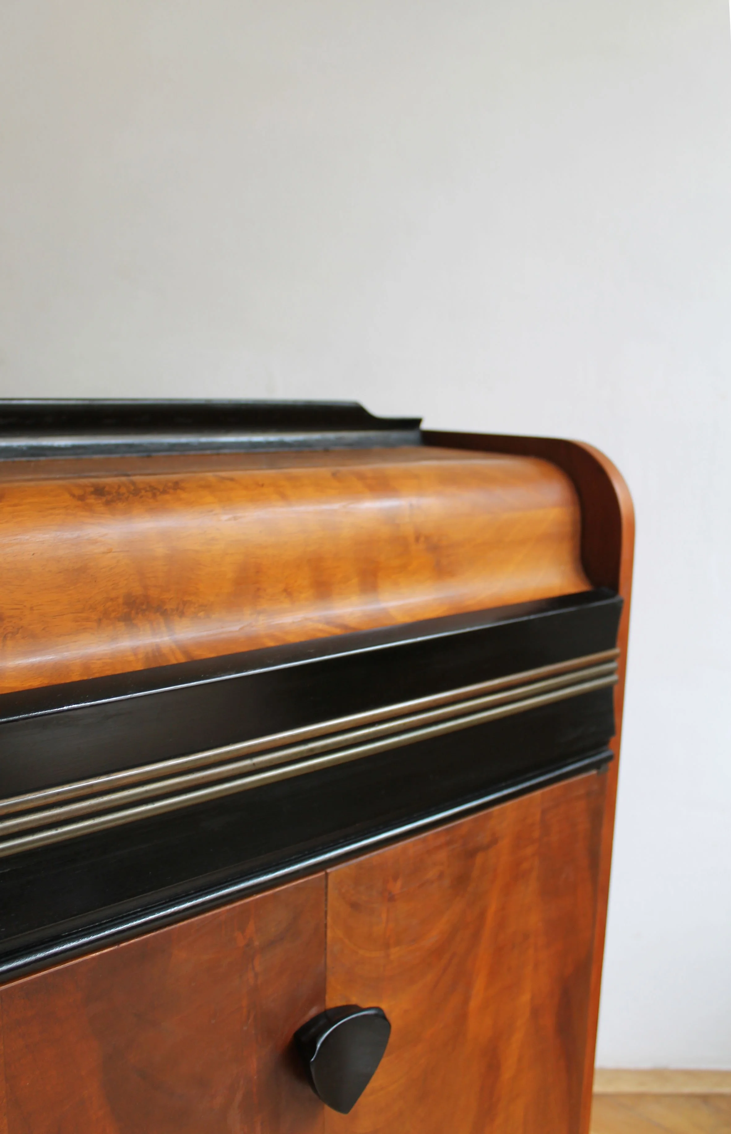 retro record cabinet with adjustable shelves.jpg