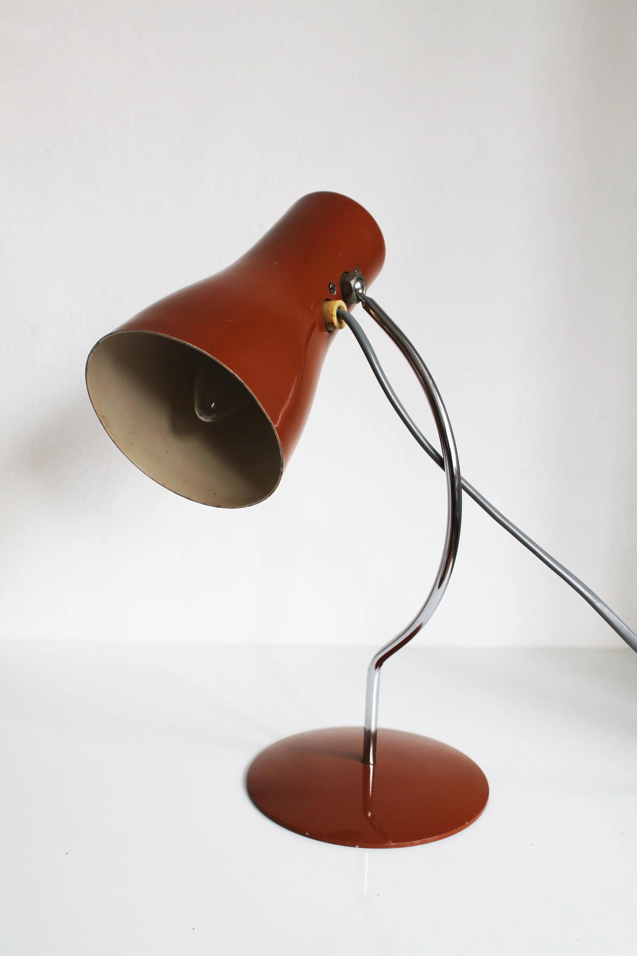 Original vintage cord and fitting Napako Model 1633 lamp.jpg
