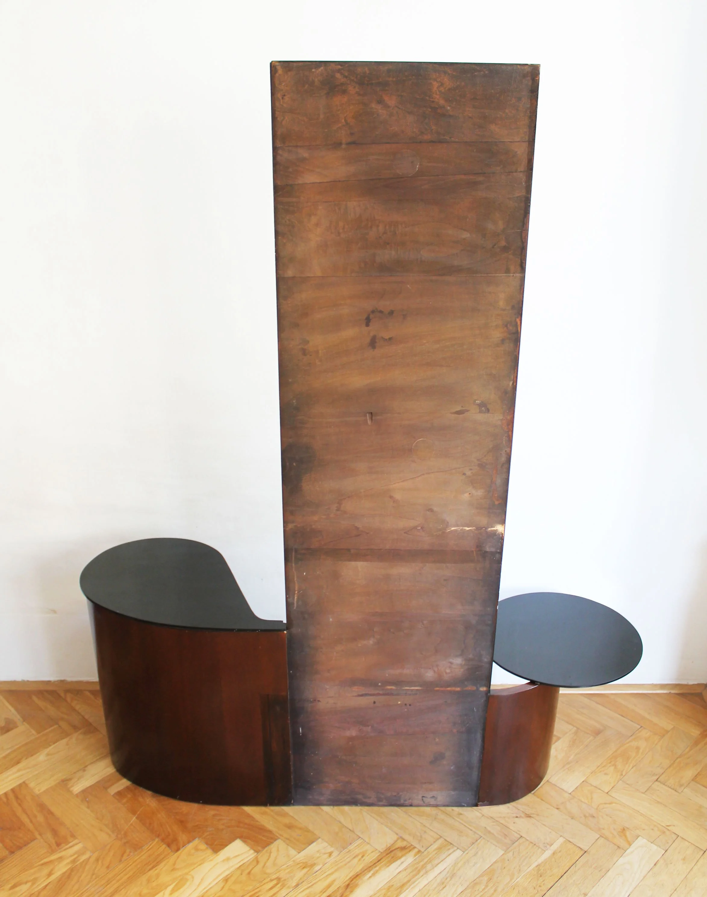 back view of the dressing table