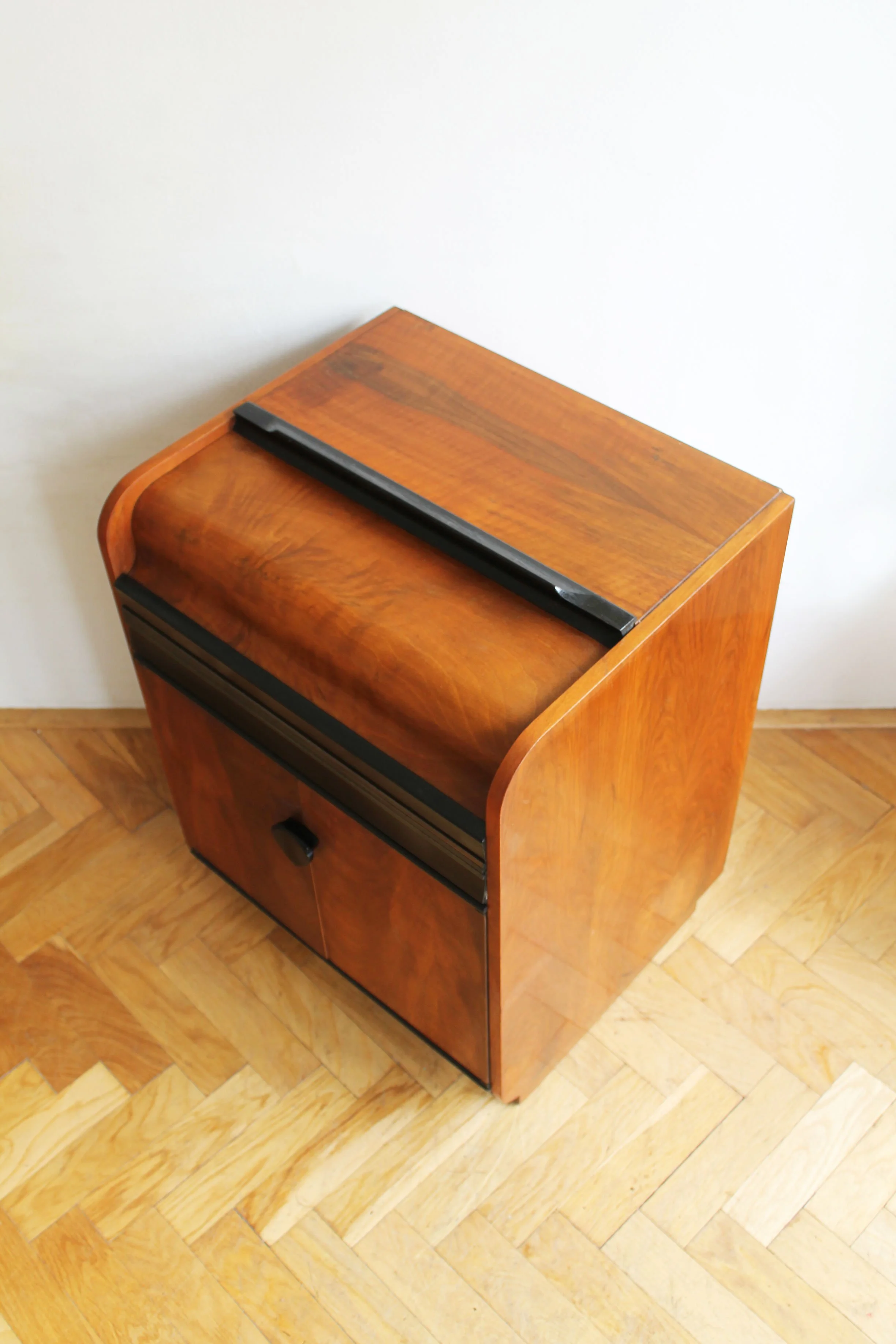 mid century cocktail cabinet interior storage.jpg
