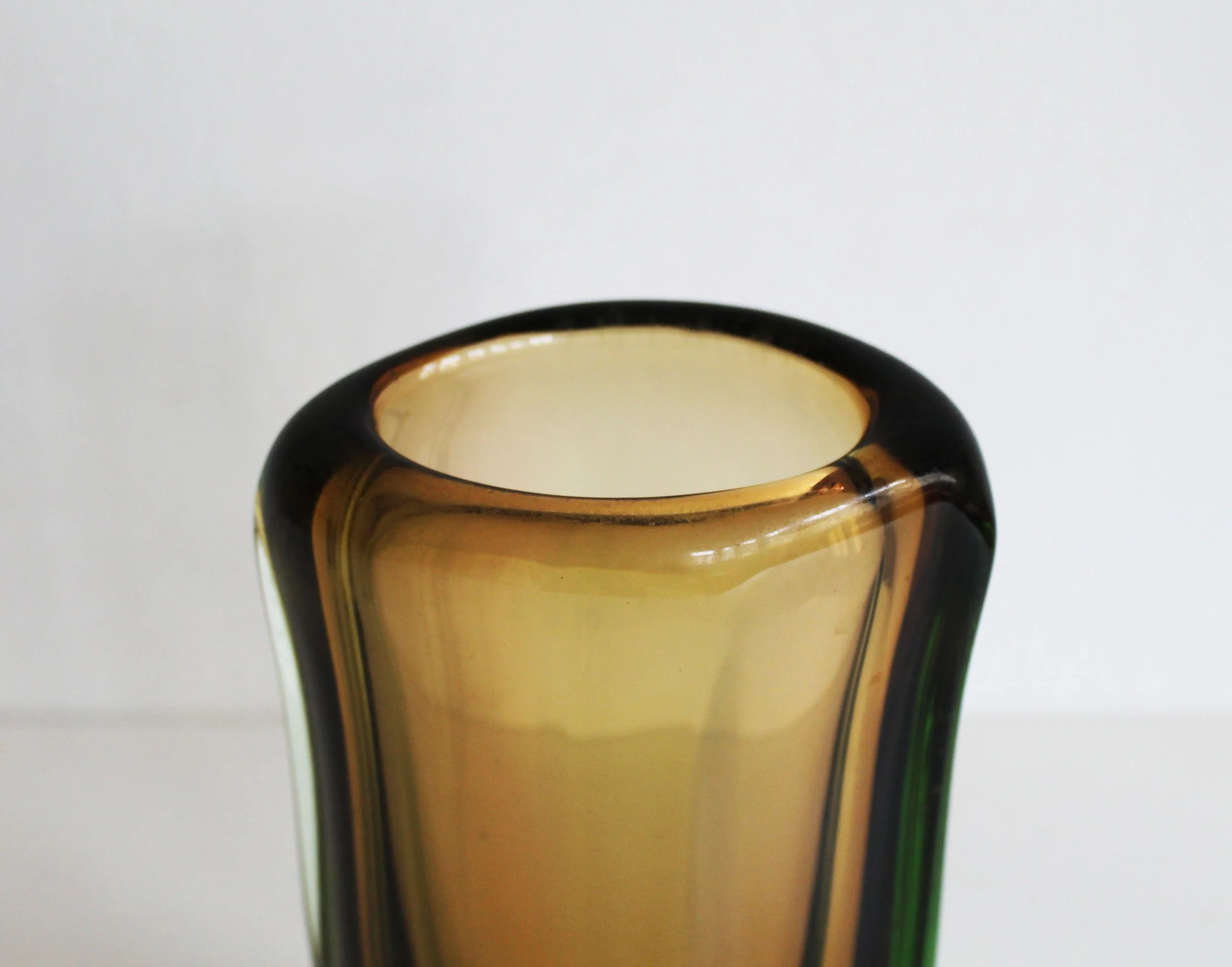 Sommerso art glass vase by Jaroslav Beránek, 1954 design.jpg