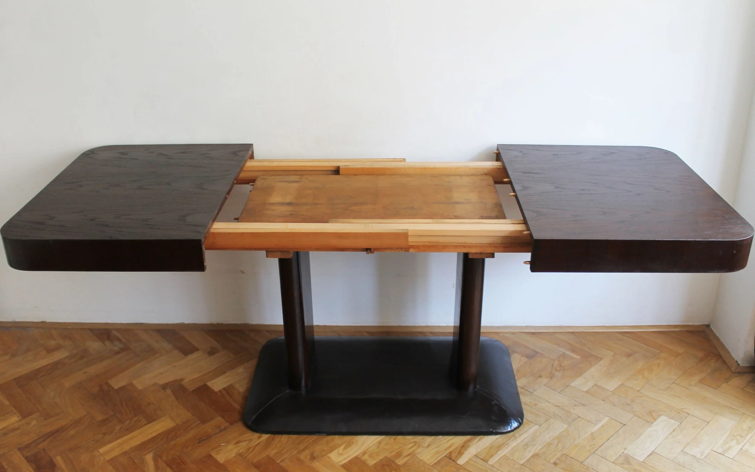 Vintage dining table suitable for modern interiors.jpg